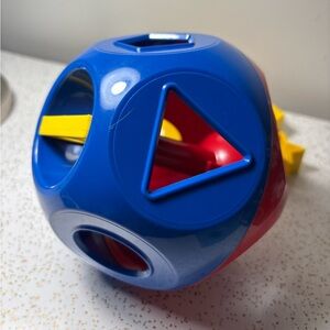 Tupperware Shape-O-Ball Toy sorting toy